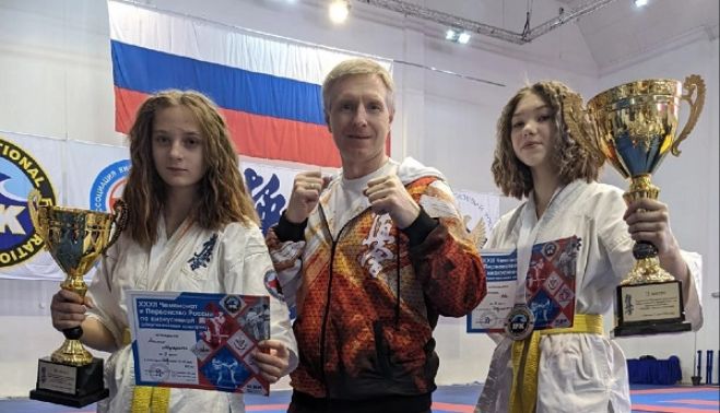 Новгородские спортсменки стали призёрами в соревнованиях по киокусинкай